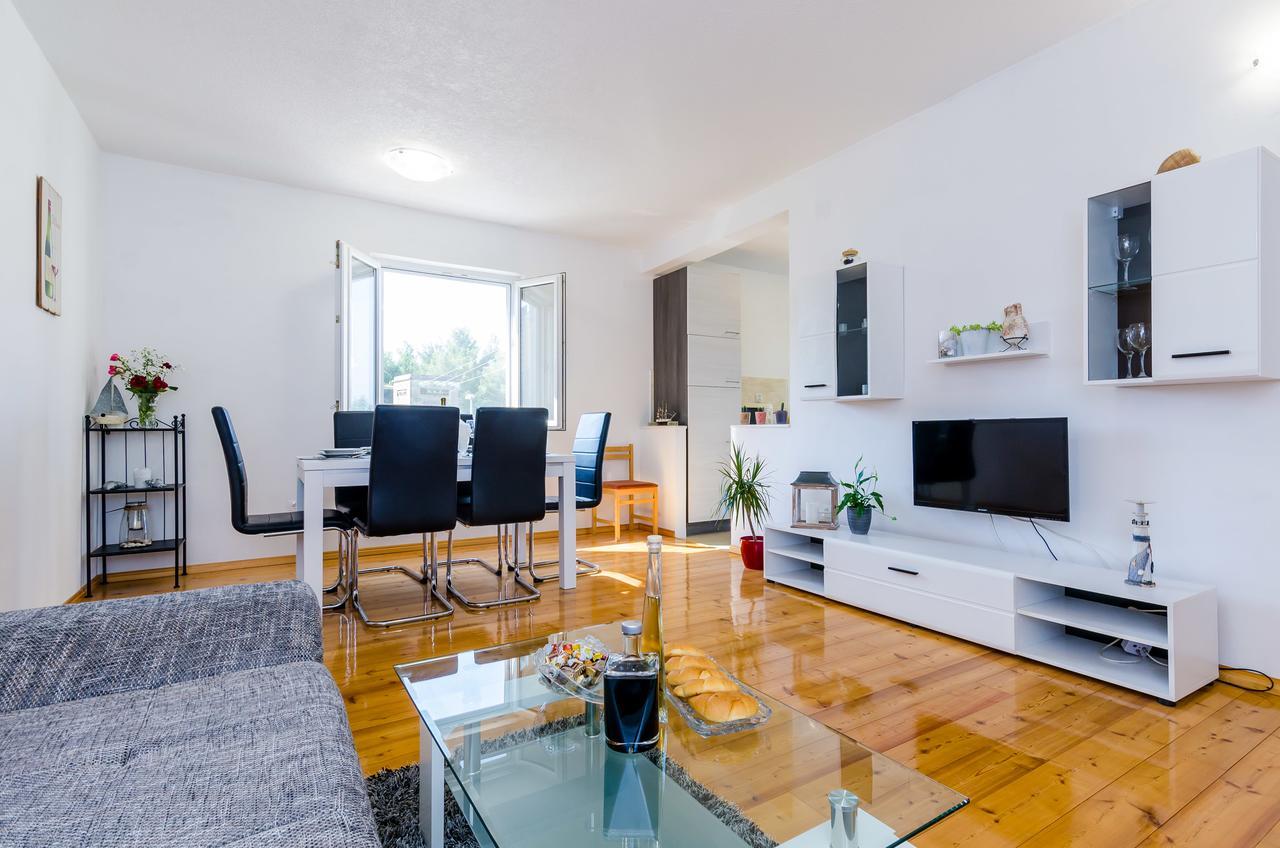 Banići Apartment & Rooms Mazdin מראה חיצוני תמונה
