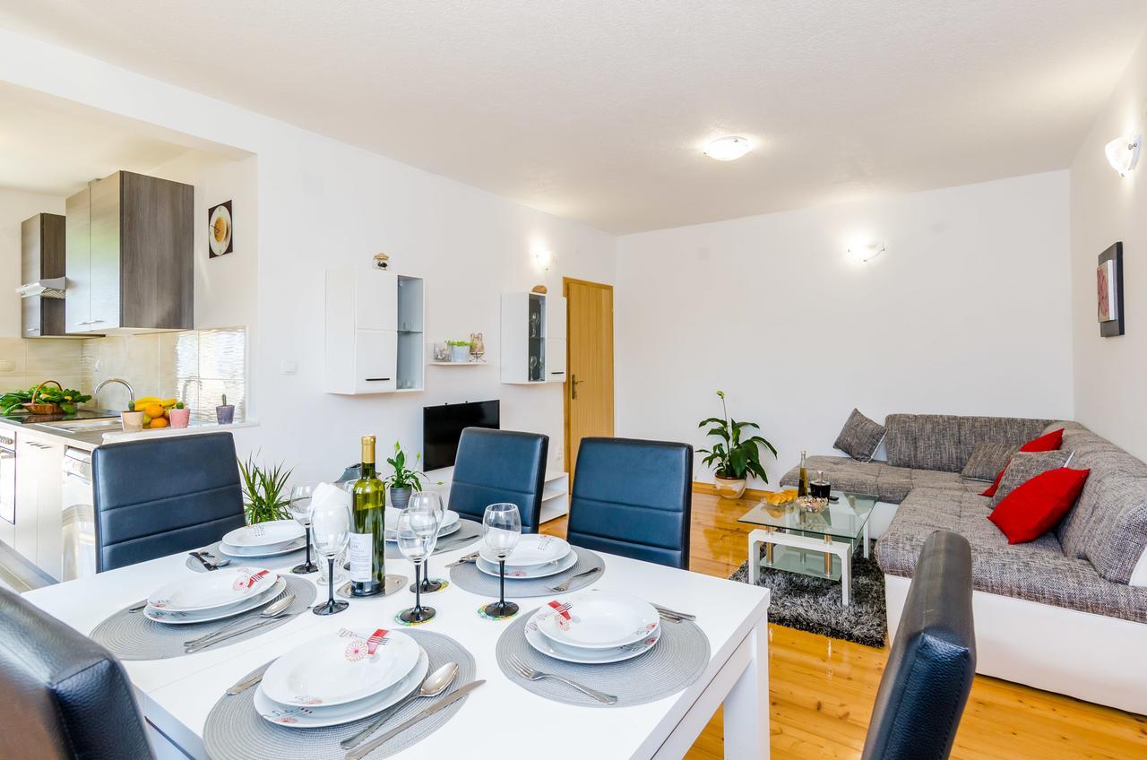 Banići Apartment & Rooms Mazdin מראה חיצוני תמונה